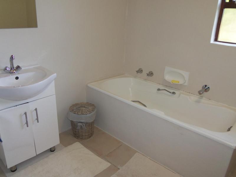 To Let 4 Bedroom Property for Rent in Sonstraal Western Cape